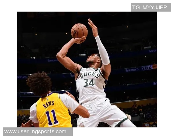 字母哥出手仅11次却贡献19分14篮板7助攻表现依旧抢眼